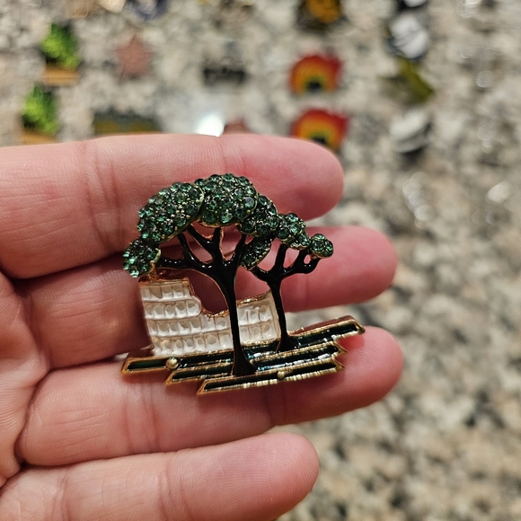 Lot of 47 pins and rubber backings. Assorted styles. - Picture 8 of 16